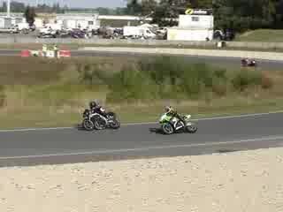 Les premiers pas de la biquette sur piste