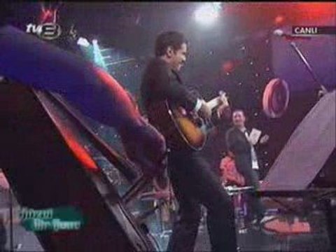 Keremcem - Aşk Bitti (Canlı Performans)