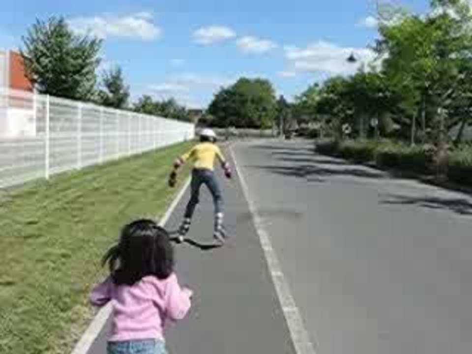 Léa et ses rollers (la suite)