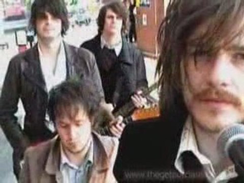 Un clip filmé avec avec des caméras de surveillance