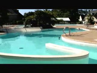 Jeux d'eau au camping chateau de Galinée