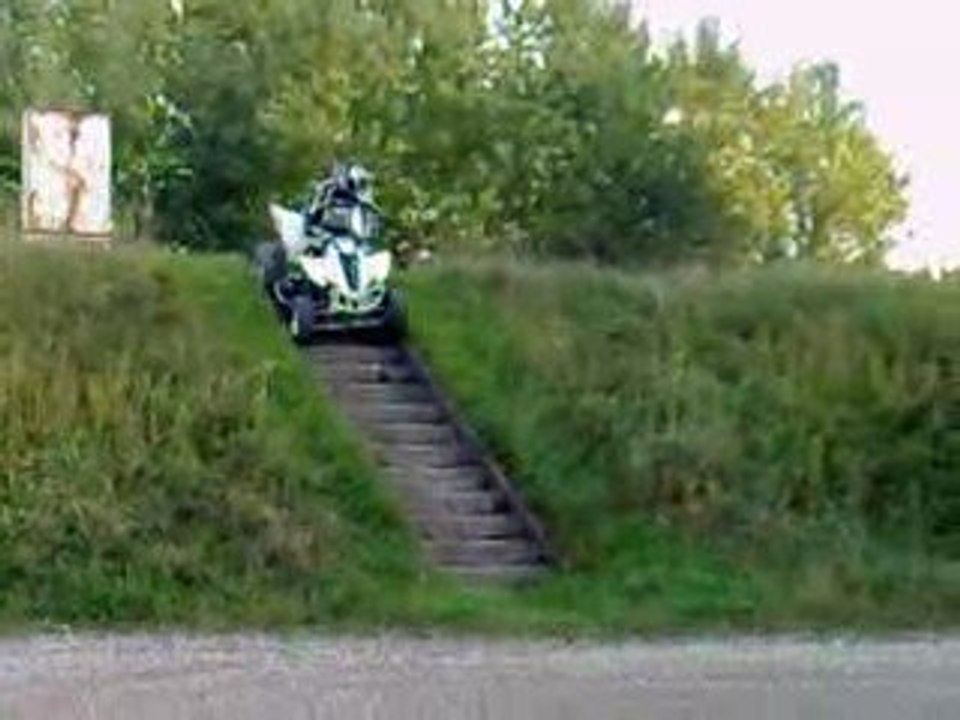 Mick en 350 raptor et joël en 200 sym