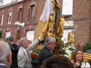 Valenciennes -un arrêt de la procession du Saint-Cordon 2009