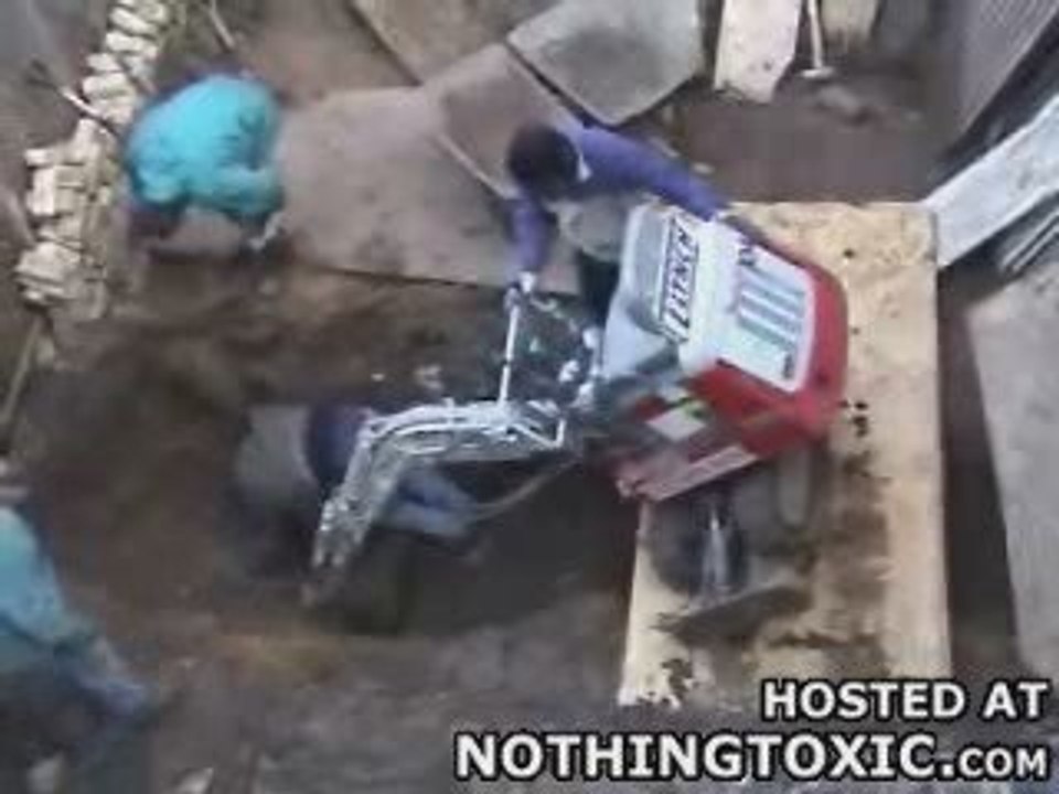 Régis creuse un trou