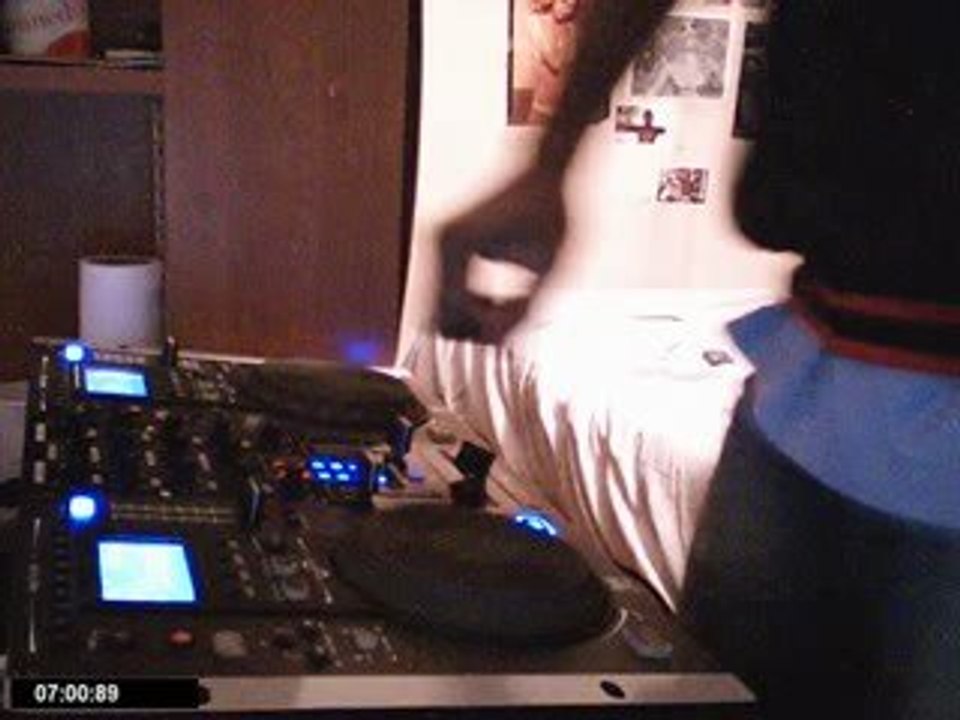 DJ PEZZY L EMBIENCEUR CLASSE  remixe  HELMUT FRITZ PITBULL