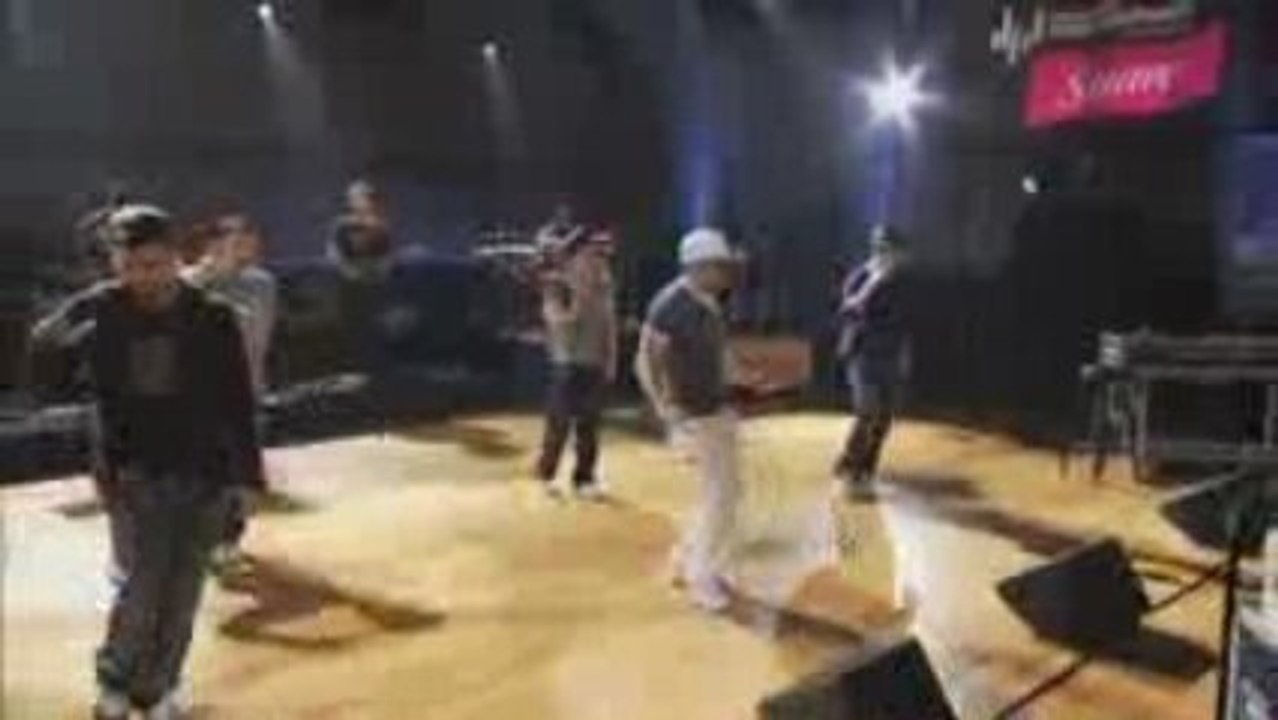 NKOTB - Click Click Click (live Walmart Soundcheck 2008)