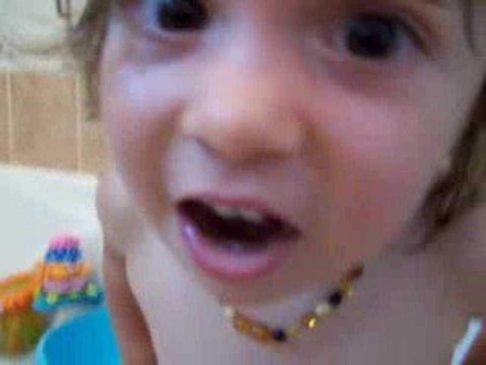 Je joue dans le bain