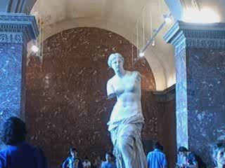 Humour et Frustration : Les Répliques Cinglantes d’un Bucco-Rhodanien à Paris 😄