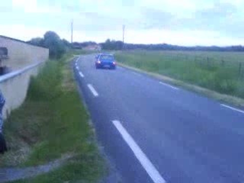 depart de mon couzin avec sa 205 moteur mi16