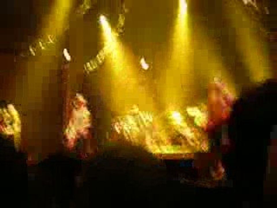 Manu Chao - Mr Bobby (Live Calais)