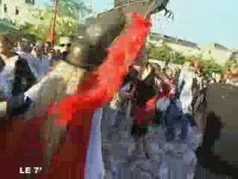 L'esprit du démon survole Angers (Accroche-coeurs)