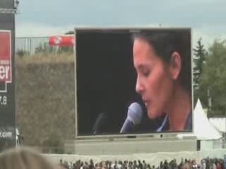 V. Ledoyen lit la lettre d'adieu de Manouchian -l'Huma 2009