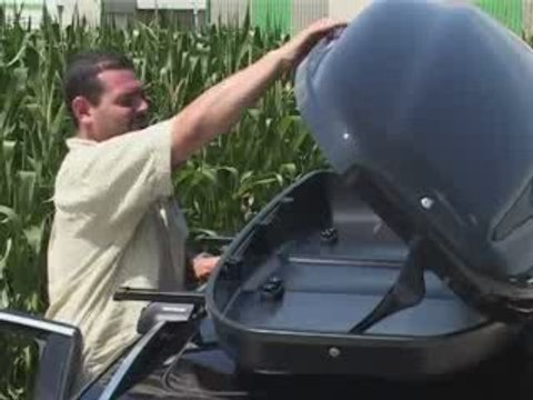 Coffre de toit Arjes sur barres de toit acier