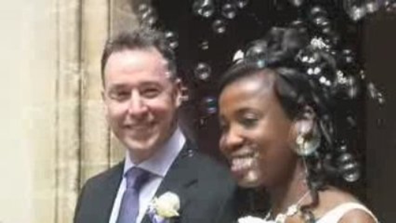 Sortie de l'église d'un mariage