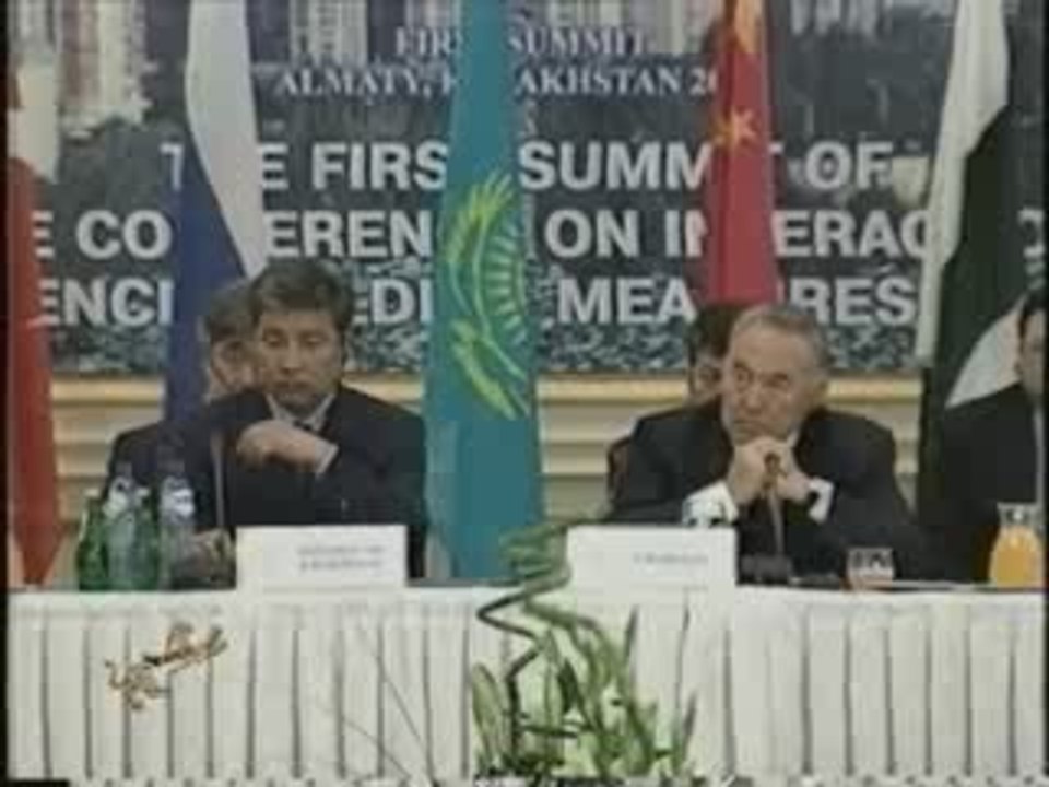 Banu Avlarla Sinirlar Arasinda Kazakistan 3
