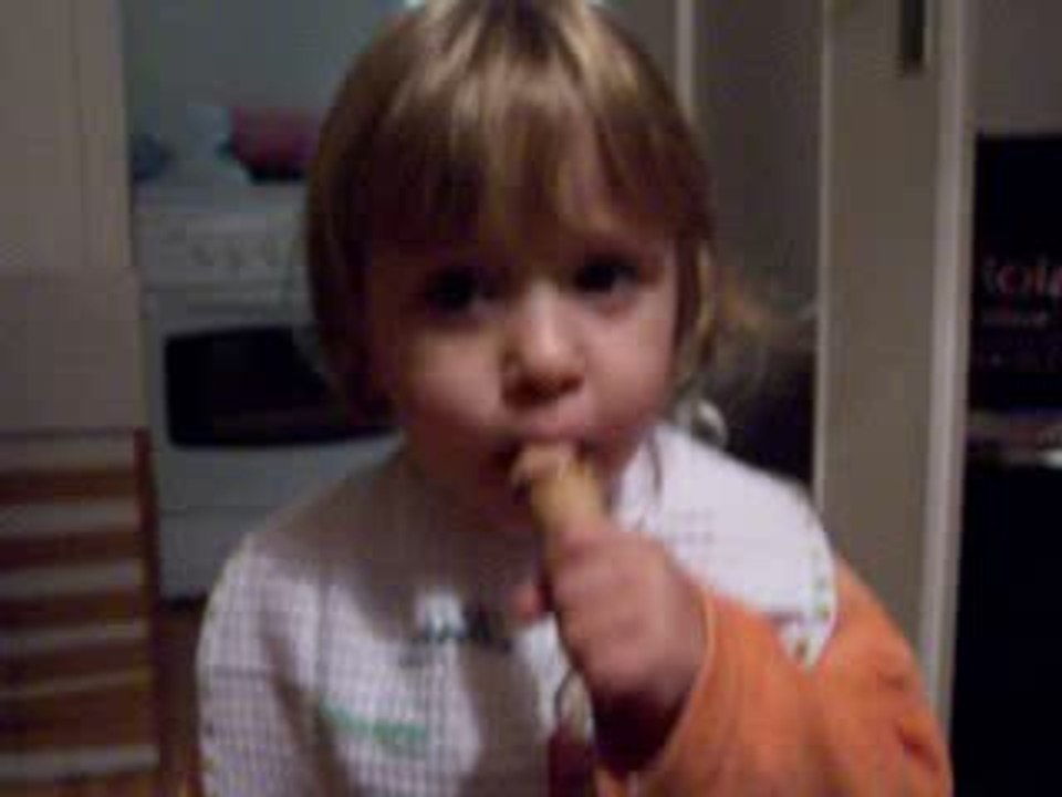 betty mange une glace