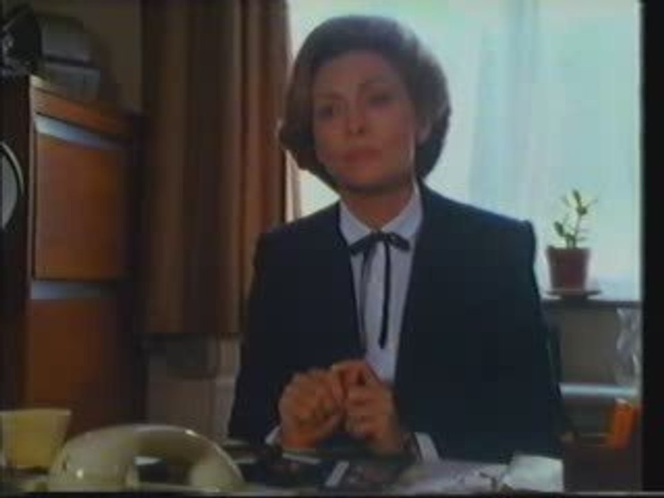 Faye Dunaway and ScabsNabs in "Raspberry Ripple" 1986