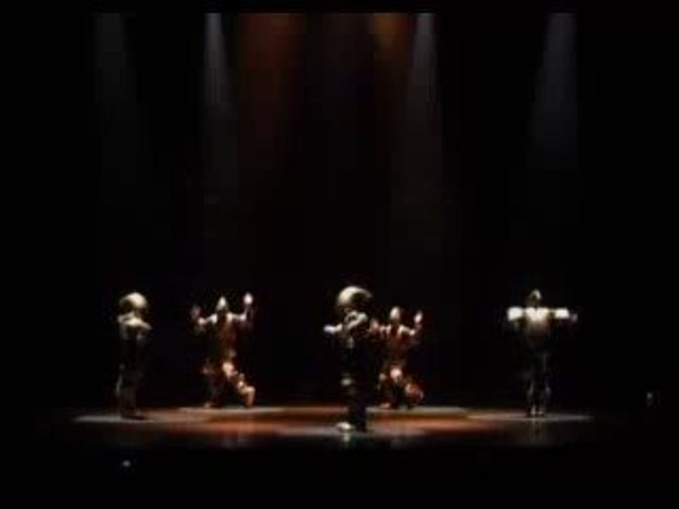 'Impressive' French Body Poppin'