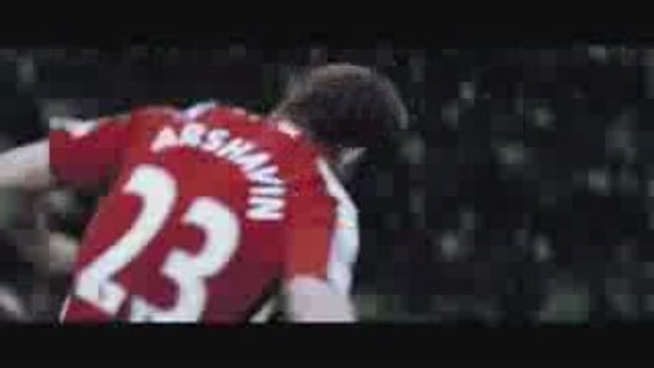 Arshavin Faisladiff Nike Football