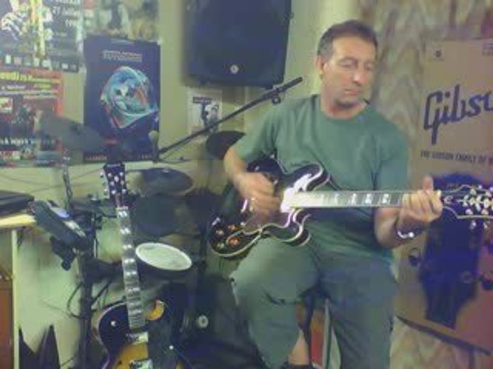 dadyaix13  7 mois  de guitare debutant 2