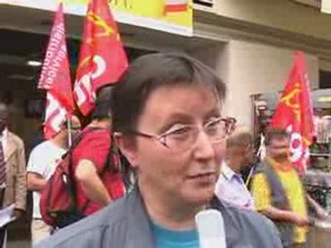 Des sans-papiers grévistes occupent un Monoprix