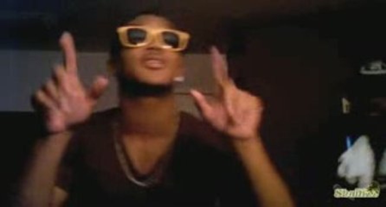 She Grindin', Get 2 Step On & Footwork