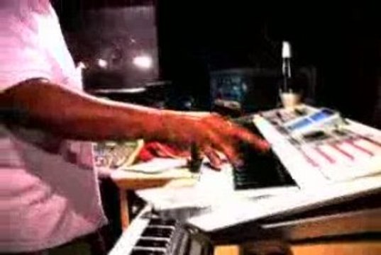 Travis Porter Ft Bryan J - Uhh Huhh Pt.2 [In Studio Perf]