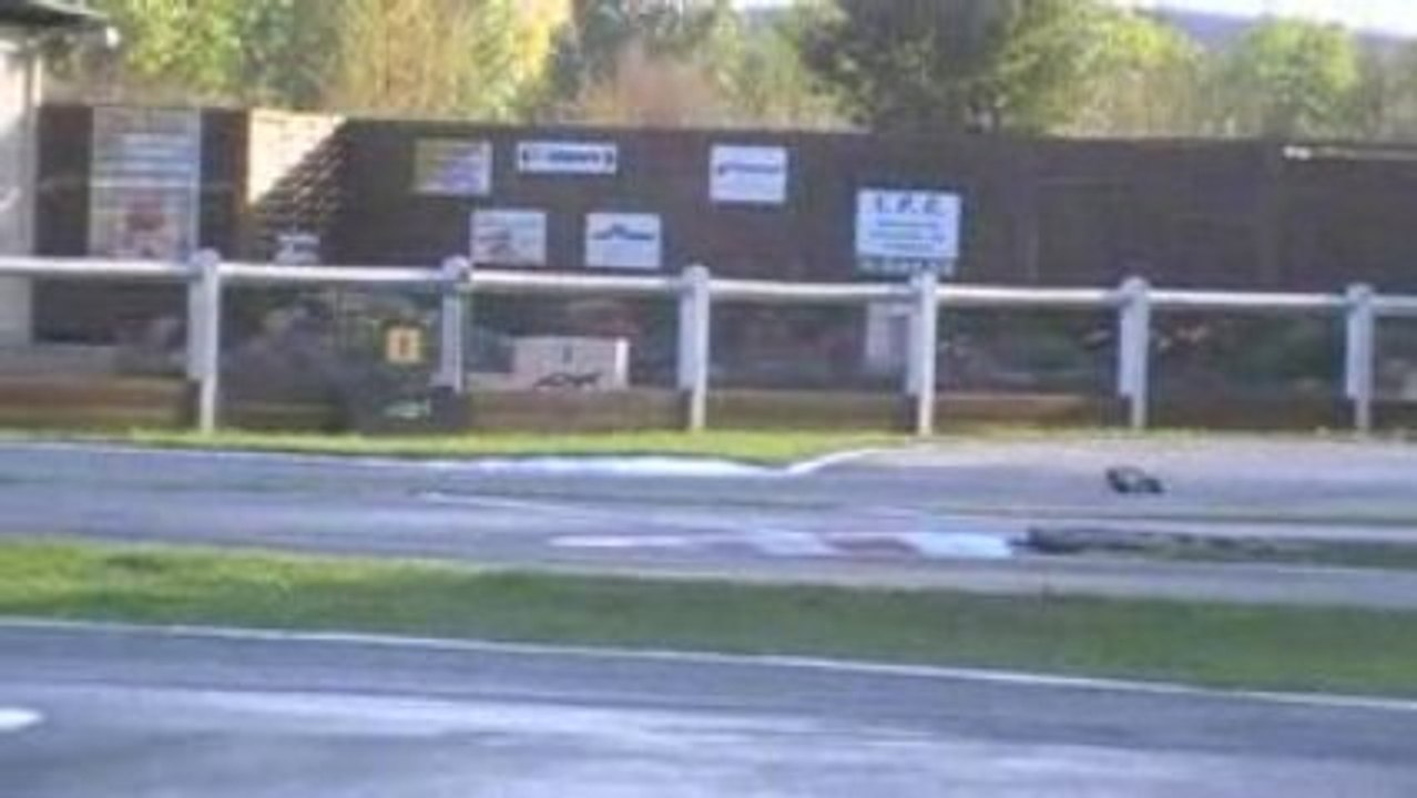 UN TOUR PLUS OU MOINS PROPRE MOTO RC ENV:3HEURE DE PILOTAGE