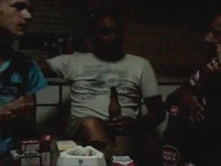 nicolas canta lewis toca