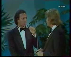Julio Iglesias & Johnny Hallyday - J'ai oublier de vivre