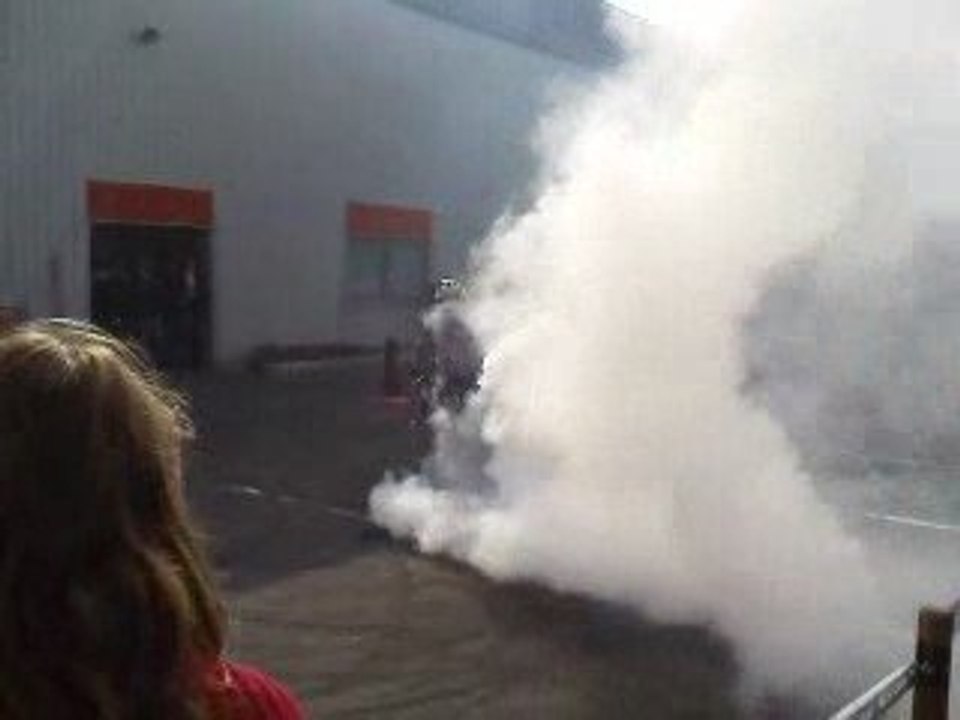 burn stunt dafy moto saint cyr sur loire