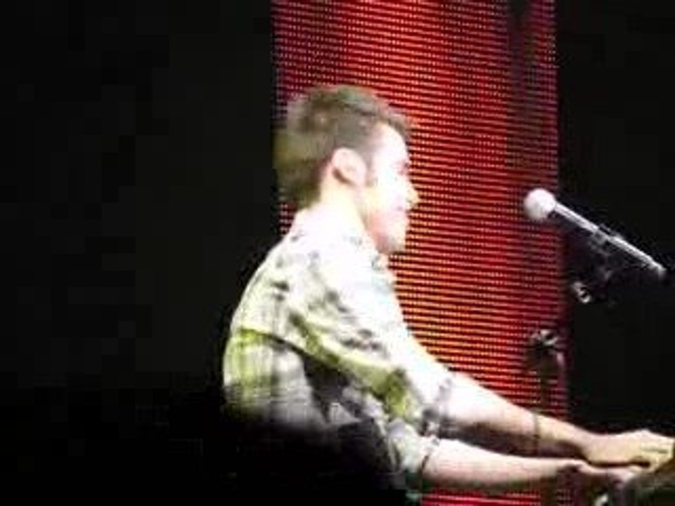 Kris Allen - Ain't No Sunshine Partial (Manchester 9/15)