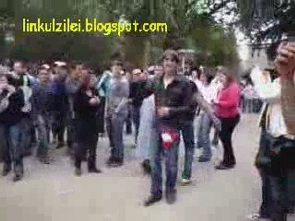 Grandma Dancing on Techno Music part2