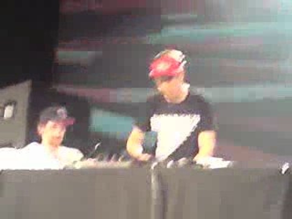 Boys noize @ Scopitone NANTES(la friche numérique) 18/09/09