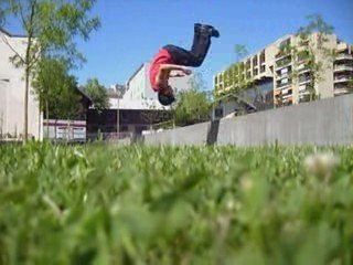 VDO 2009 PARKOUR ADRI && CLAUDIO