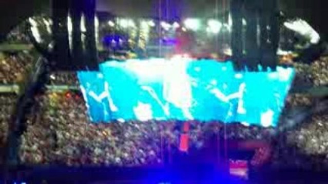 MYSTERIOUS WAYS - U2 (LIVE AT GIANT STADIUM SEPTEMBER 24 09)