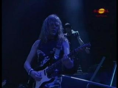 Iron Maiden - Fear of the dark ( live )