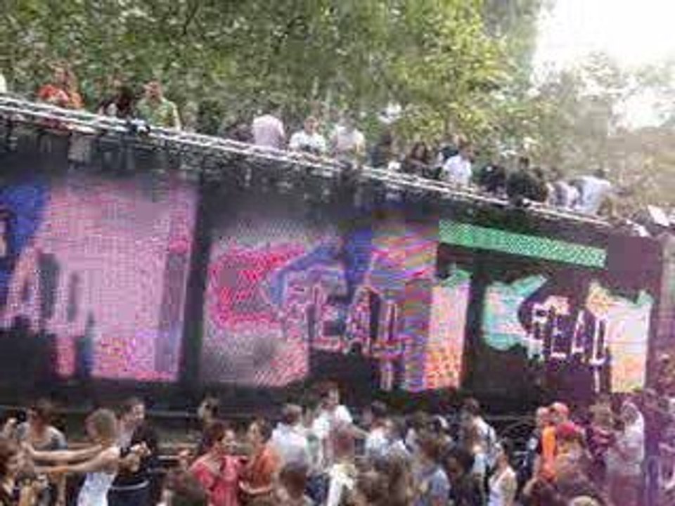 Techno parade 2009 Space Invdr