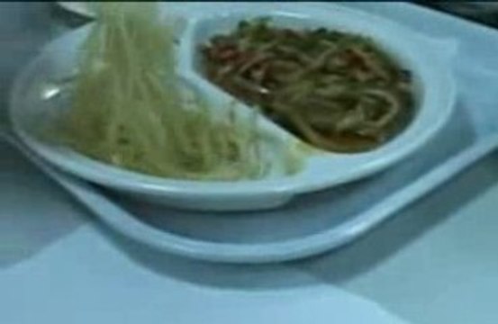 HOngki of F.T Island eating