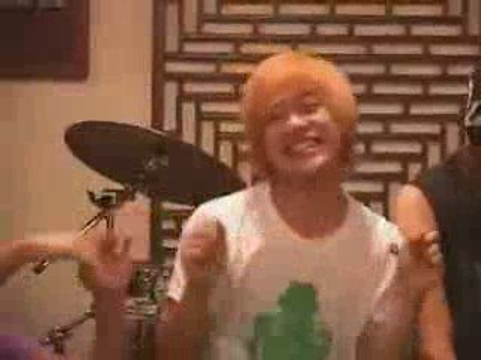 Minwhan ( FT island) Acting cute in japanese! ( Aegyo)