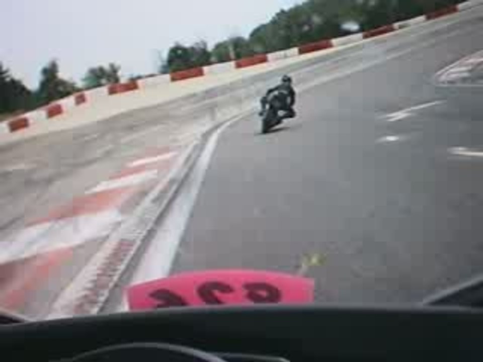 circuit dijon 9 et 10 aout 2009 AVI_0002