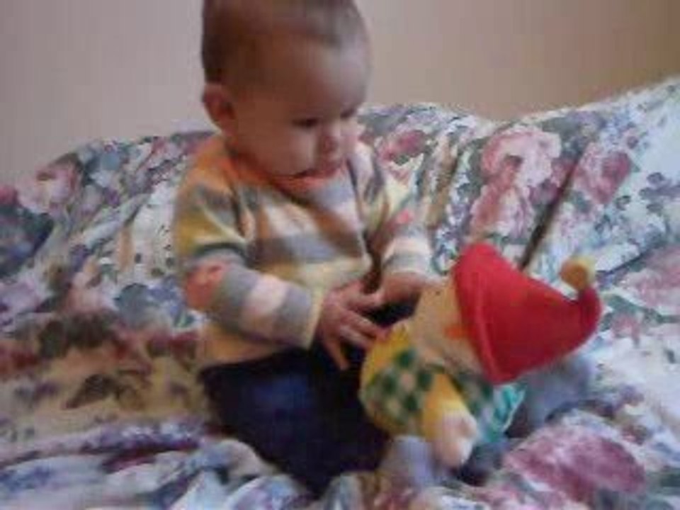 Noam qui se tiens debout