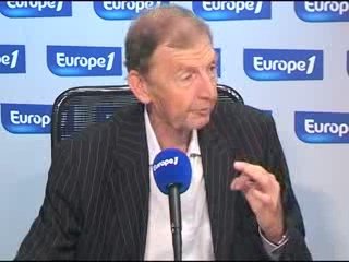 "Le Figaro s'assume du centre et de droite"