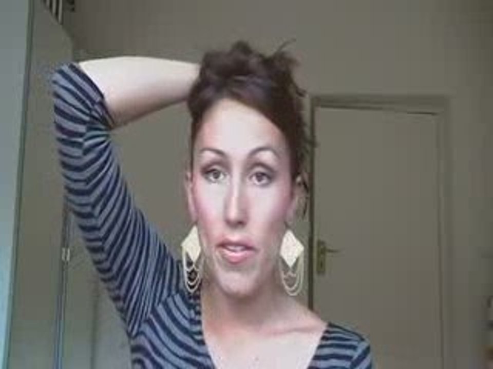 A girls always needs a pair of earings - the make up diaries