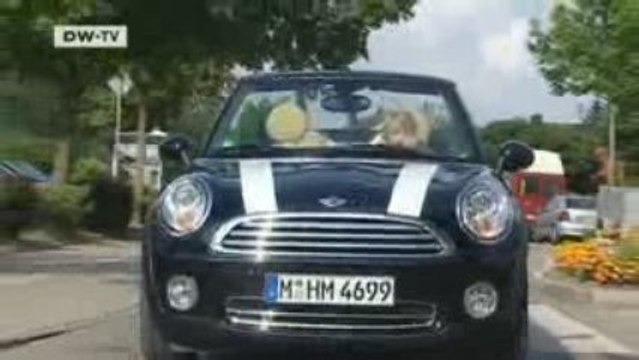 drive it! | compare it! - VWs New Beetle vs. BMWs Mini