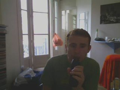 Wiwi égratigne I just can't stop loving you