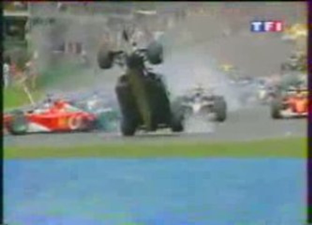 Formule 1 Australie 2002 Pile up + crash Trulli en français (TF1)