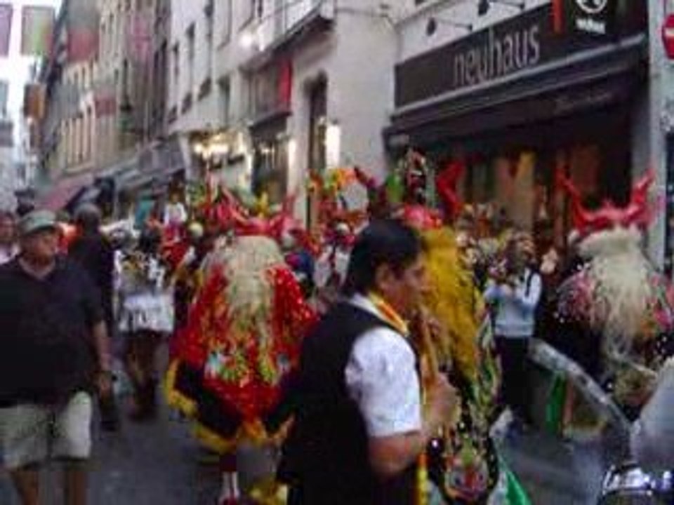Quand le folklore bolivien rencontre le folklore belge...