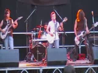 Miss Larsen - Tous Fous