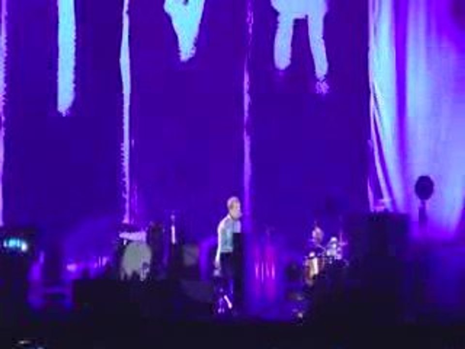 Coldplay - The Scientist (Live Paris 2009 by Saro)